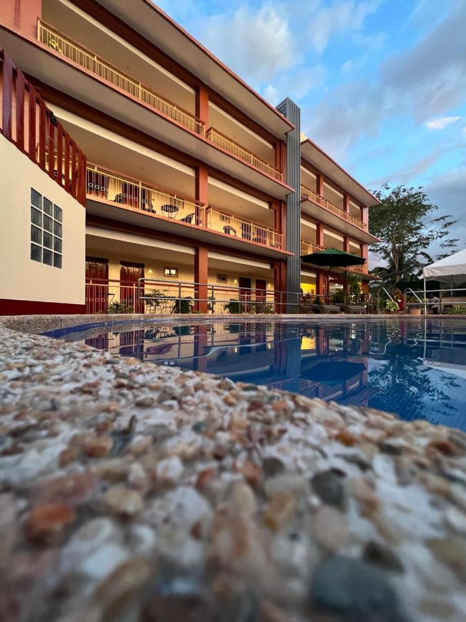 Rufana Suites Moalboal Exterior foto